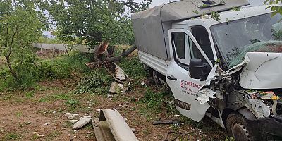 İznik Yolunda Kamyonet Kaza Yaptı: Şoför Hafif Yaralı